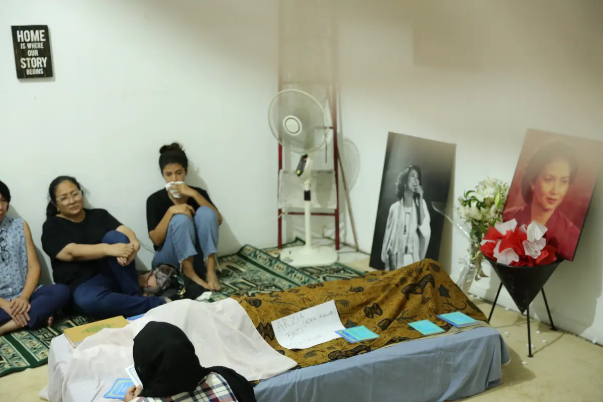 [Fimela] Ade Irawan Meninggal Dunia