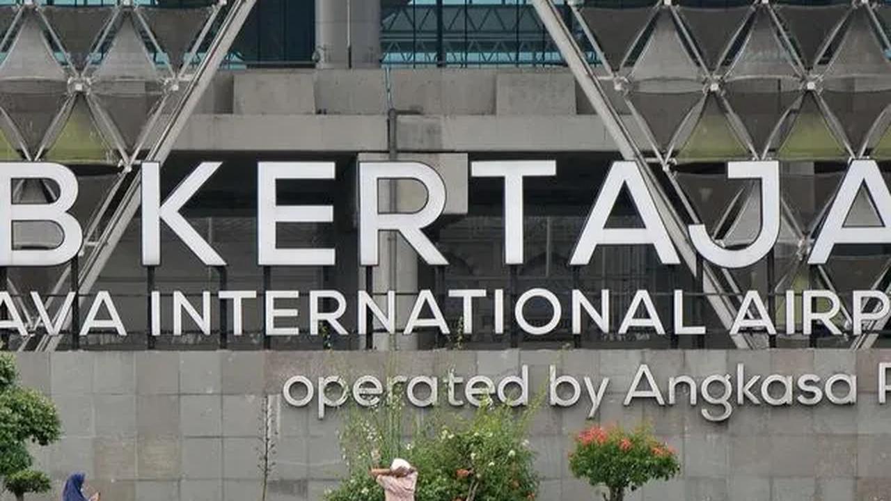 Bandara Kertajati merupakan salah satu dari Proyek Strategis Nasional (PSN) di Jawa Barat yang sedang dikembangkan oleh pemerintah.