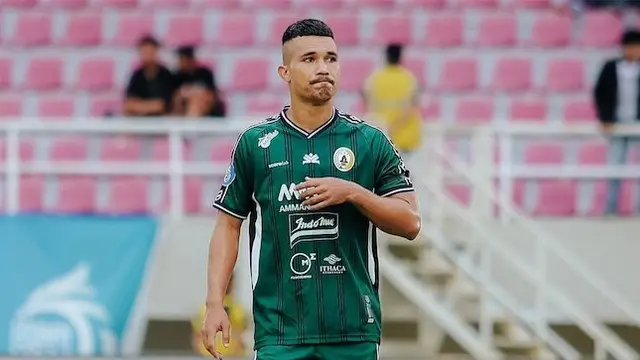 Ekspresi Gustavo Tocantins usai membobol gawang Persebaya Surabaya, Sabtu (11/1/2025) (c) Dok. PSS Sleman
