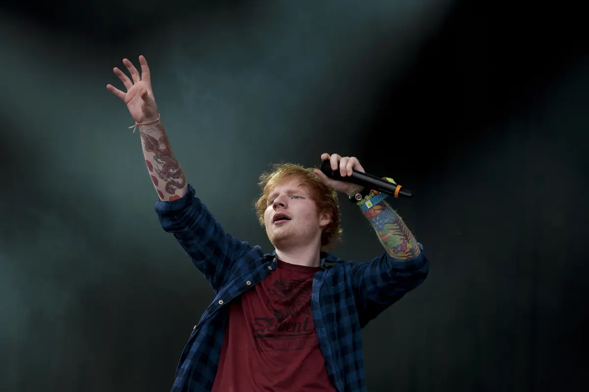 [Bintang] Antrean Membludak, Penjualan Tiket Ed Sheeran Jakarta Ricuh