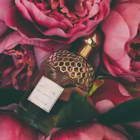 Terdapat langkah sederhana agar wangi parfum tahan lama./copyright pexels/Valeria Boltneva