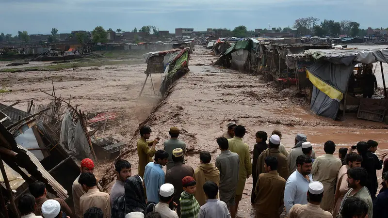 20160403-Pakistan Porak-poranda Diterjang Banjir Bandang-Peshawar