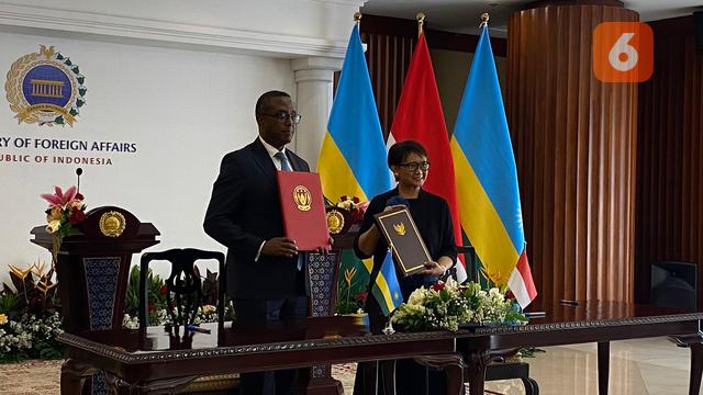 Retno Marsudi dan Menlu Rwanda Vincent Biruta membahas sejumlah hal mulai dari kerja sama dalam bidang politik, ekonomi, hubungan antar masyarakat hingga Palestina (Dok. Liputan6.com/Teddy Tri Setio Berty).