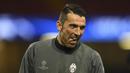 Kiper Juventus,  Gianluigi Buffon mengikuti sesi latihan di Stadion Cardiff (02/06/2017). Juventus akan berhadapan dengan Real Madrid pada final Liga Champion. (AFP/Glyn Kirk)