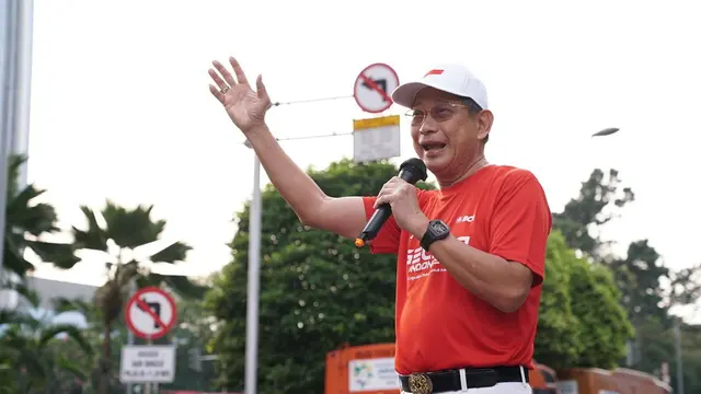Lebih dari 1.400 Insan BCA mengikuti kegiatan jalan sehat bertema Gelora Indonesia. Acara jalan sehat tersebut juga disemarakkan dengan kegiatan olahraga dan seni di kawasan CFD (Car Free Day) Bundaran HI pada Minggu pagi (21/8/2022). (Dok BCA)