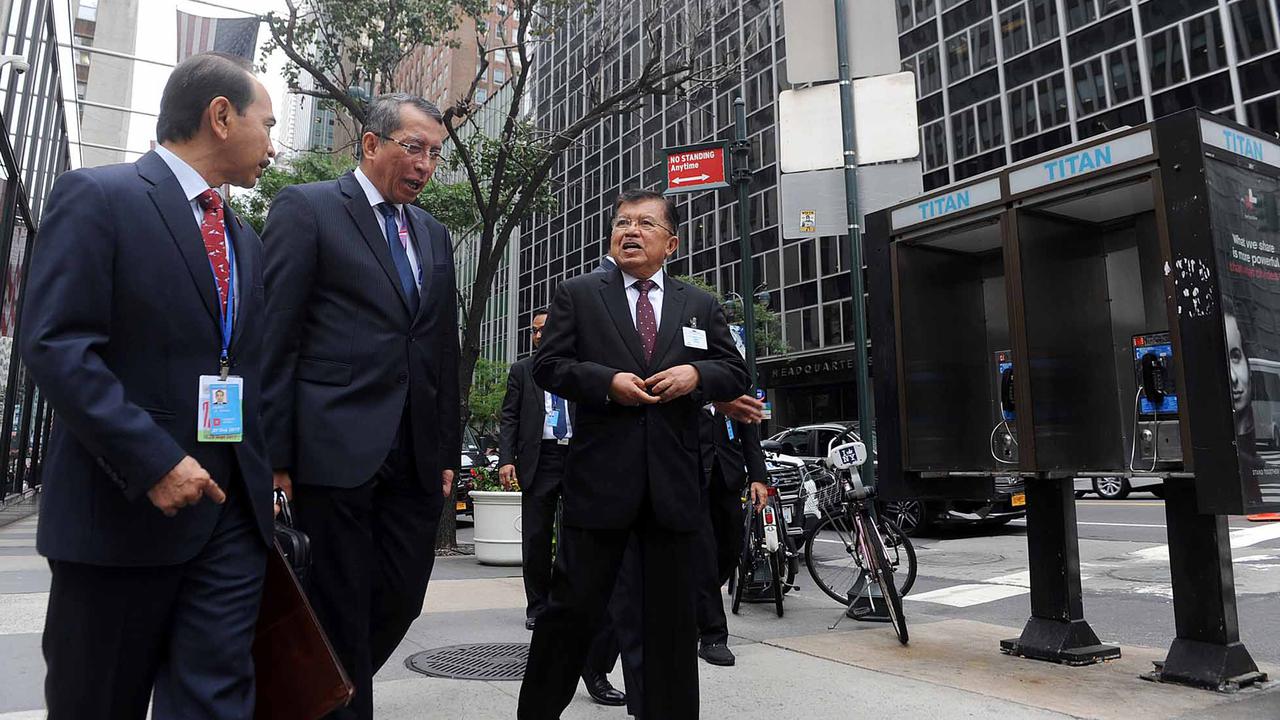 Pimpin Delegasi Indonesia, Wapres JK Berjalan Kaki Menuju Markas PBB