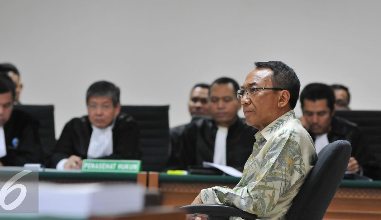 Mantan Menteri ESDM Jero Wacik menjalani sidang perdana dengan agenda pembacaan dakwaan di Pengadilan Tipikor, Jakarta, Selasa (22/9/2015). Jero didakwa menyelewengkan DOM saat menjabat Menteri Kebudayaan dan Pariwisata. (Liputan6.com/Andrian M Tunay)