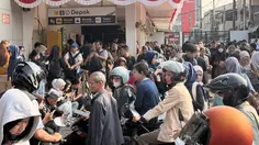 Cerita Penumpang Hadapi KRL Gangguan, Pindah Kereta hingga cari Tempat Makan