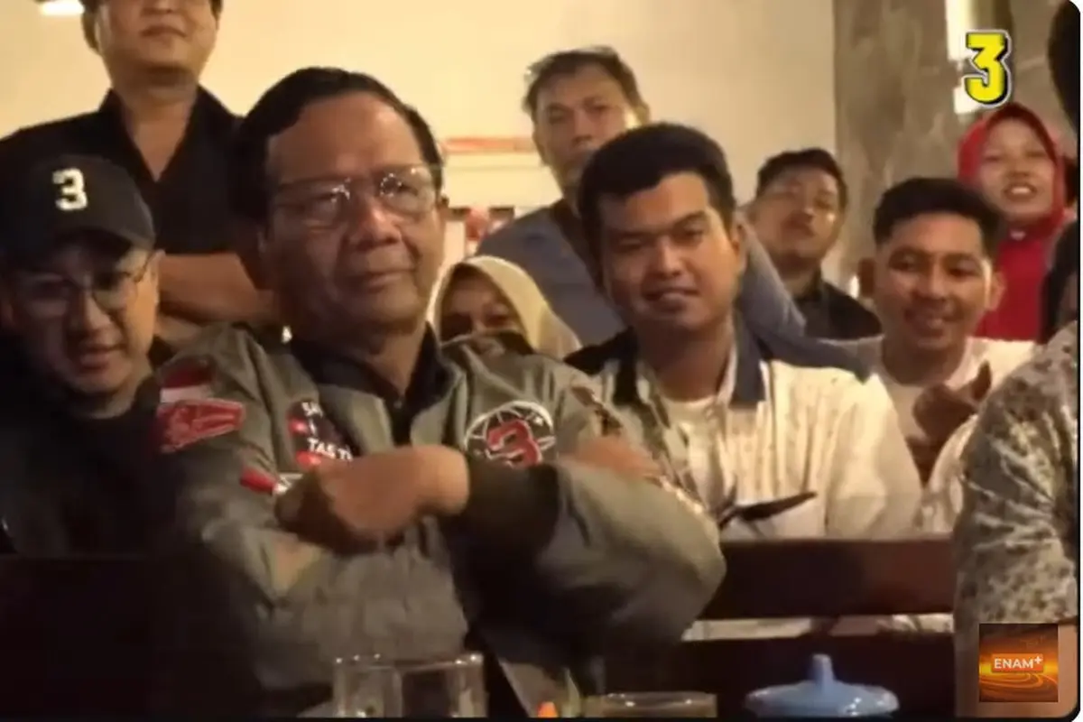 Mahfud Md saat ini masih menjabat sebagai Menteri Koordinator Bidang Politik, Hukum, dan Keamanan (Menko Polhukam) ditengah pencalonannya sebagai Calon Wakil Presiden (Cawapres).