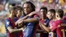 Pemain Barcelona, Jules Kounde merayakan gol bersama rekan-rekannya saat laga lanjutan Liga Spanyol 2024/2025 melawan Valladolid di Olympic Stadium, Barcelona, Spanyol, Sabtu (31/08/2024). (AP Photo/Joan Monfort)