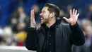 Reaksi Pelatih Atletico Madrid, Diego Simeone  saat melawan Real Sociedad pada lanjutan La Liga di Vicente Calderon, Madrid, Rabu (2/3/2016) dini hari WIB. (REUTERS/Juan Medina)