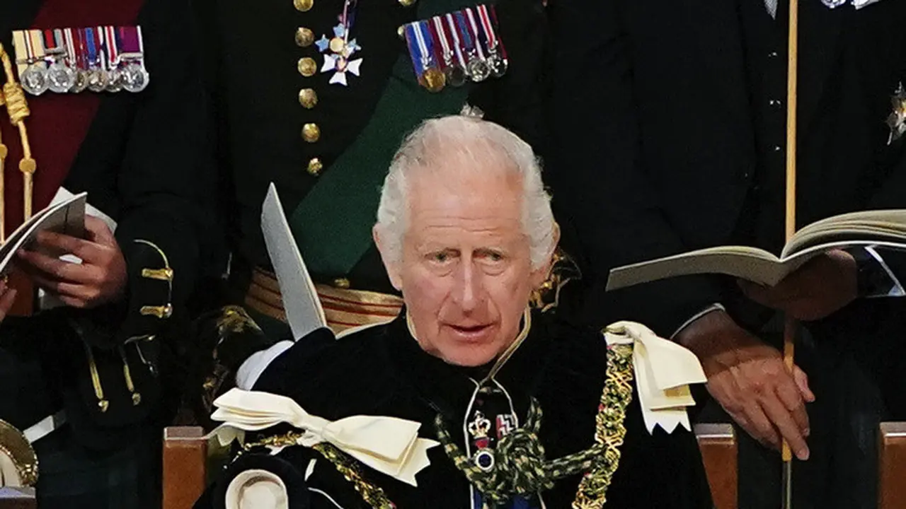 Raja Charles III dalam penobatan di Skotlandia. (Aaron Chown/Pool Photo via AP)