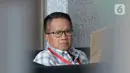 Direktur Utama PT Mabua Harley Davidson, Djonnie Rahmat berada di ruang tunggu KPK sebelum menjalani pemeriksaan di Jakarta, Selasa (4/2/2020). Djonnie Rahmat dipanggil untuk diperiksa sebagai saksi kasus suap pengadaan pesawat dan mesin pesawat Garuda Indonesia. (merdeka.com/Dwi Narwoko)