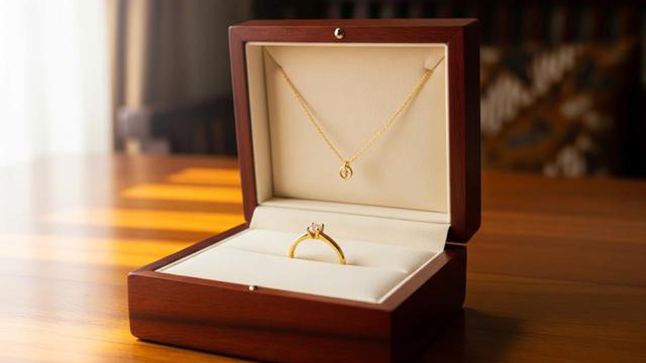 25 Ide Kado Valentine untuk Istri yang Romantis, Berkesan, dan Penuh Makna