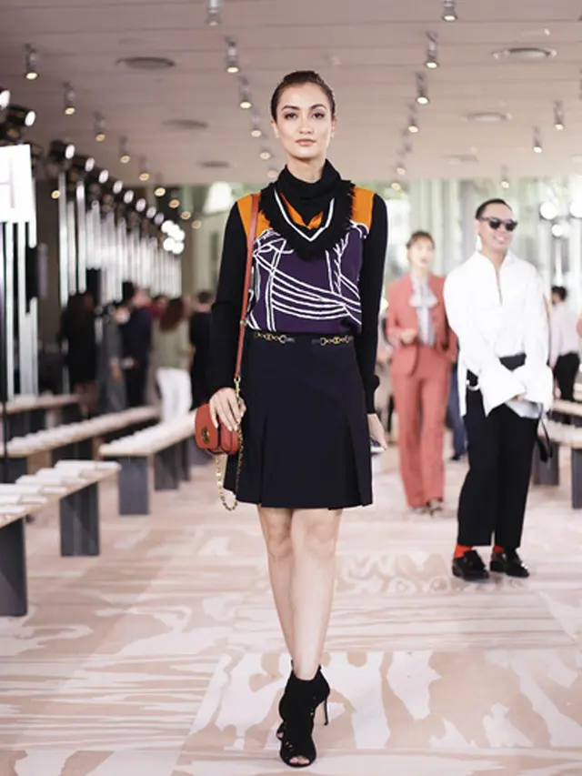 [Bintang] Atiqah Hasiholan Hamil