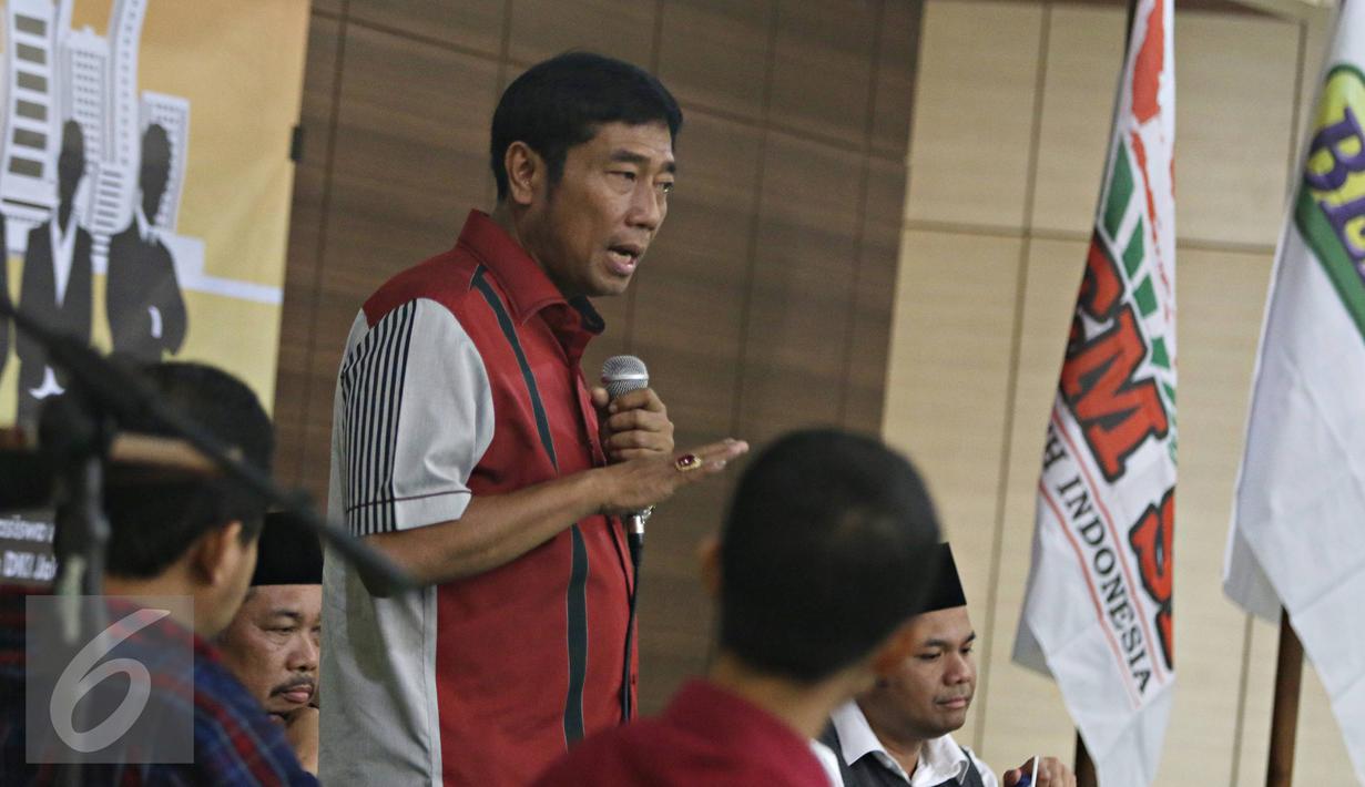 Wakil Ketua DPRD DKI Jakarta Abraham Lunggana atau biasa disapa Haji Lulung hadir dalam diskusi bertajuk 'Menuju Pilkada Cerdas dan Berintegritas' di Kampus Universitas Negeri Jakarta (UNJ), Kamis (14/4/2016). (Liputan6.com/Immanuel Antonius)