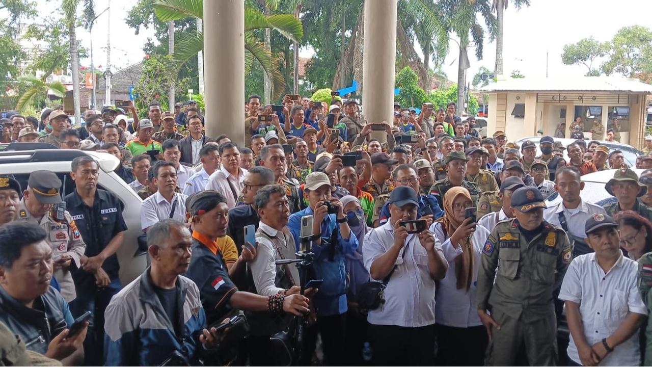 11 Ribu Honorer Pemkab Jember Cemas Terancam Tak Gajian Dampak UU ASN: Biasa Awal Bulan Cair