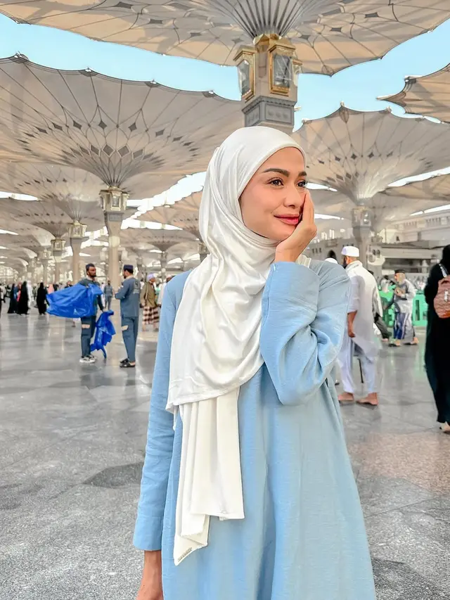 Gaya Hijab Andi Annisa Iasyah