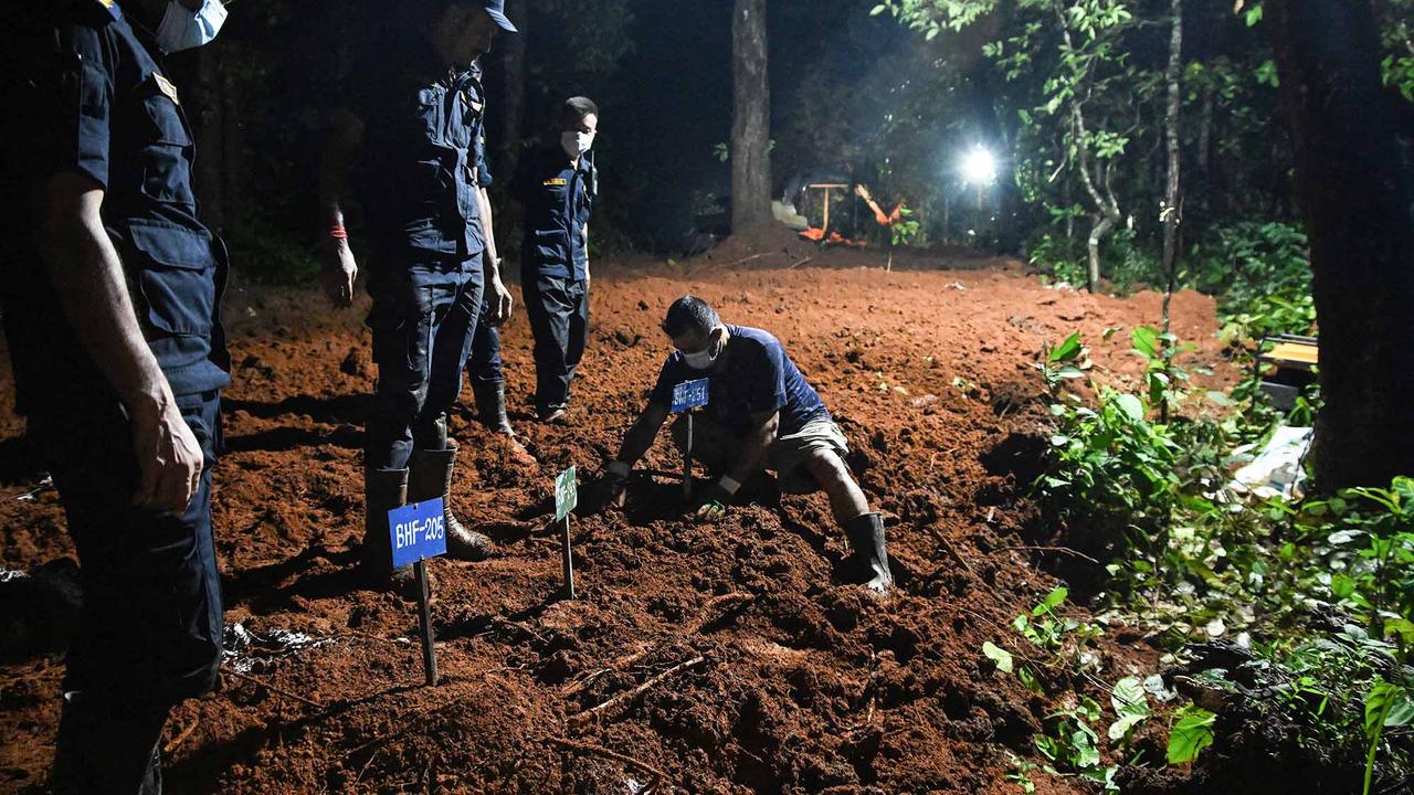 Jenazah Korban Banjir Nepal Mulai Dikremasi dan Dimakamkan Massal