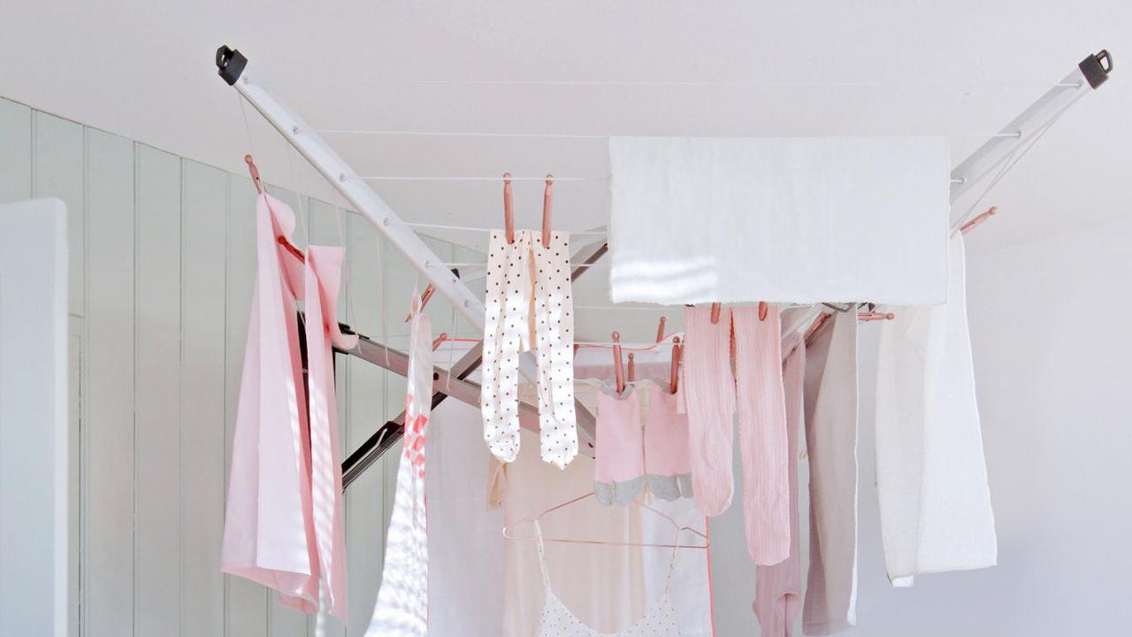 Pria Ini Terpergok Masturbasi di Balik Jemuran Pakaian Dalam