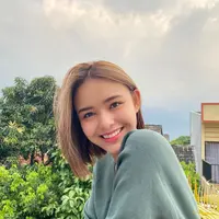 "Jujur sedang menjalani hari di mana ketakutan dan kecemasan terhadap seseorang. Di mana sudah tidak punya hubungan status," tulis Amanda Manopo. (Instagram/amandamanopo)