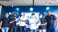 Taisei Marukawa dan Carlos Fortes saat diperkenalkan sebagai pemain anyar PSIS Semarang pada Jumat (1/4/2022) lalu. (dok. PSIS Semarang)