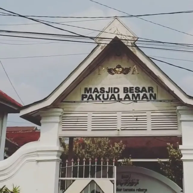 Masjid Agung Pura Pakualaman. (Dok: IG @nur.hanifah.ahmad https://www.instagram.com/p/C48e-quS7KR/?igsh=MWhjNW8wa3B2ejVmbw==)