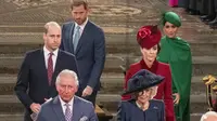 Pangeran Charles, Camilla, Pangeran William, Kate Middleton, Pangeran Harry, dan Meghan Markle menghadiri pelayanan Commonwealth Day di London, Inggris, 9 Maret 2020. (PHIL HARRIS / POOL / AFP)