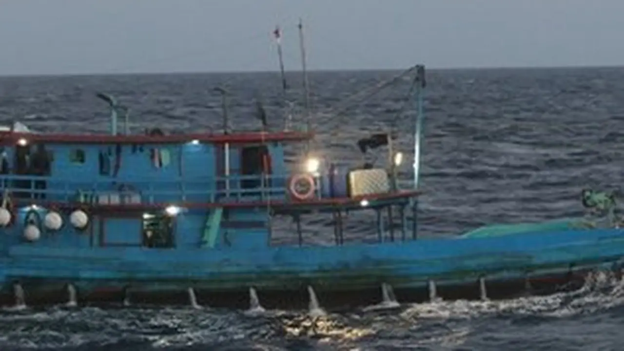 Kapal nelayan asal Indonesia ditangkap di perairan Australia tanggal 24 April 2019. (Foto: ABF)