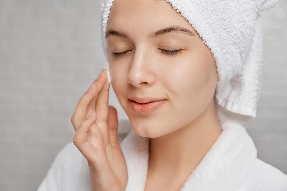 15 Moisturizer untuk Kulit Berminyak