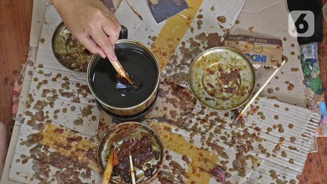 FOTO: Proses Pembuatan Batik Marunda