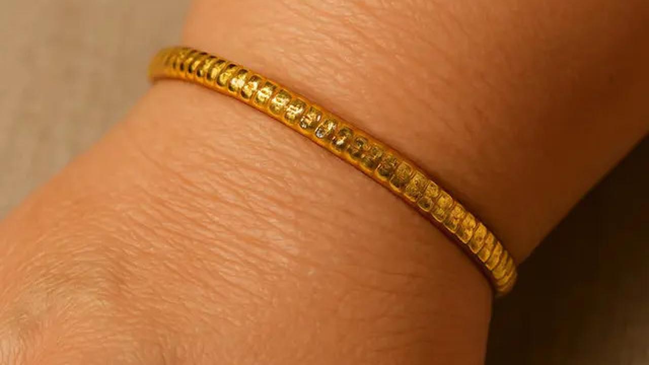 Punya Tangan Gemuk? Ini Cara Biar Gelang 2 Gram Tetap Mencolok