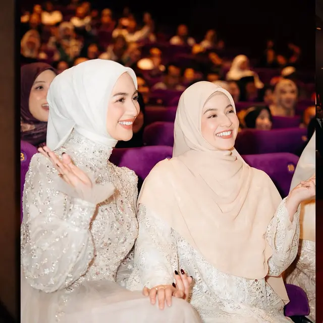 6 Potret Citra Kirana dan Natasha Rizky di Galprem Film Baru, Bersahabat Sejak SMA