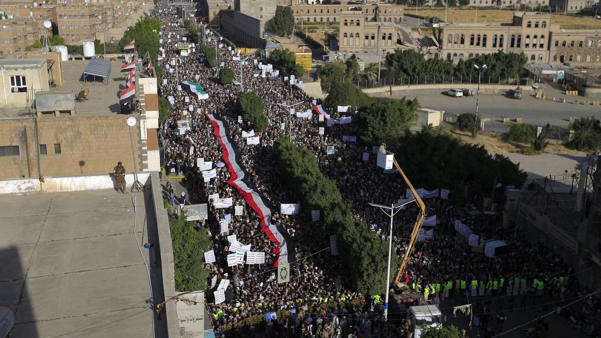 Saudi-Led Coalition Launches Airstrikes in Southern Yemen, Escalating Regional Tensions