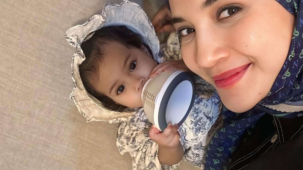 Momen Zaskia Sungkar Akhirnya Ungkap Wajah Baby Humaira ke Publik, Disebut Mirip dengan Masa Kecilnya