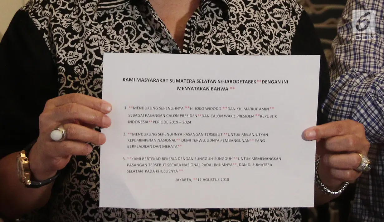 Tokoh Sumatera Selatan di Jabodetabek yang diwakili oleh Santayana Kiemas mendeklarasikan dukungan kepada calon presiden Joko Widodo atau Jokowi dan calon wakil presiden Maruf Amin di Pilpres 2019, Jakarta, Sabtu (11/8). (Liputan6.com/Herman Zakharia)