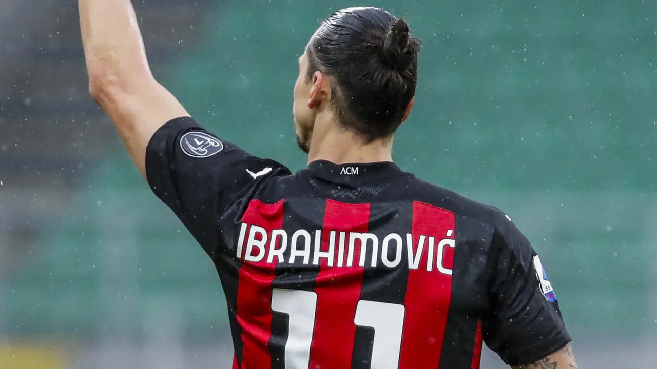 Bantai Crotone 4-0,  AC Milan Rebut Kembali Puncak Klasemen