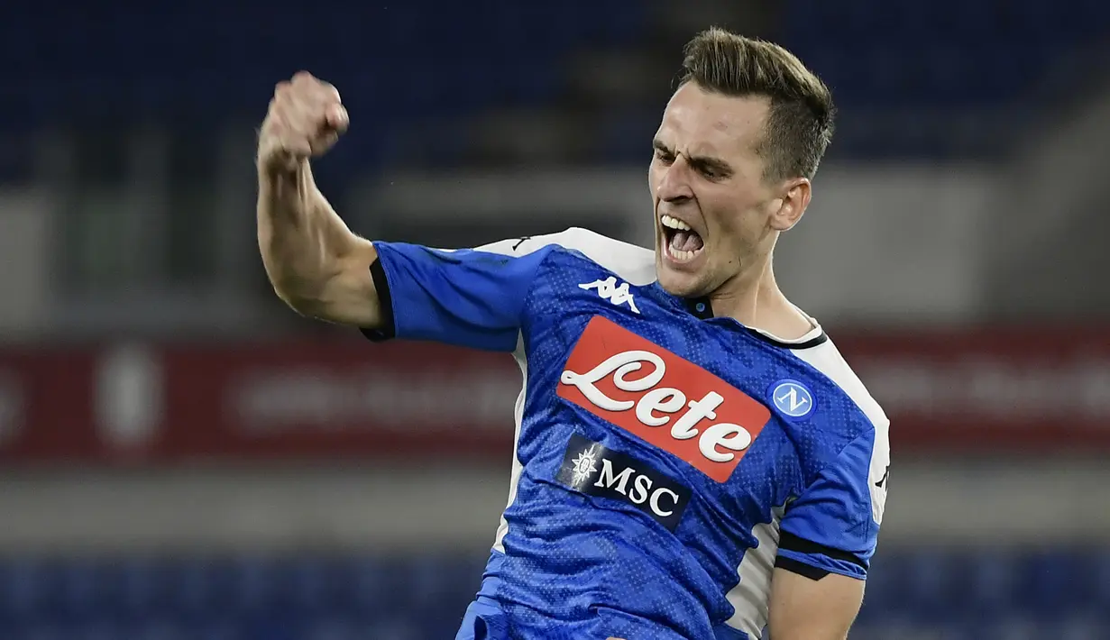 6. Arkadiusz Milik (32 juta euro) - Arkadiusz Milik resmi bergabung dengan Napoli pada tahun 2017. Penyerang berusia 26 tahun ini dilabuhkan Napoli dari Ajax dengan transfer mencapai 32 juta euro. (AFP/Filippo Monteforte)