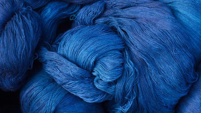 Warna Baju untuk Kulit Sawo Matang