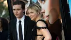 Aktris Chloe Grace Moretz bersama sang pacar Brooklyn Beckham menghadiri  Amerika Premier film "Neighbors 2: Sorority Rising" di Westwood, California (16/5/2016). (AFP PHOTO / VALERIE MACON)