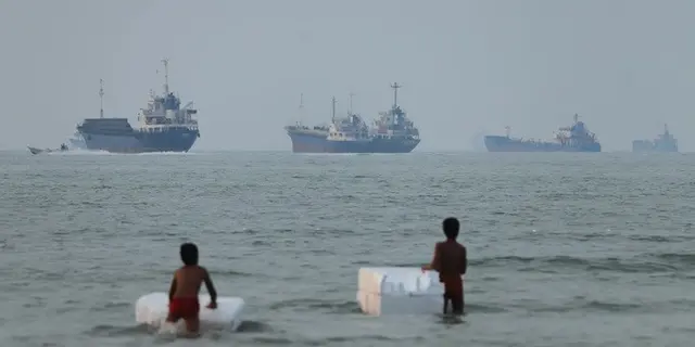 Harga Minyak Dunia Tertahan, Kesepakatan Selat Hormuz Dinanti