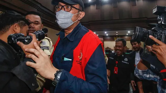 Tiga Hakim Pembebas Ronald Tannur Dituntut Hukuman 9 dan 12 Tahun Penjara