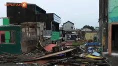  Tempat hiburan malam dan permukiman di Kalijodo, Penjaringan, Jakarta Utara dibongkar Pemerintah Provinsi DKI Jakarta. Ada 10 alat berat yang dikerahkan dalam pembongkaran tersebut.