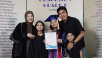 Natasha Rizky Hadiri Wisuda Putri Sulung Bersama Desta. [@natasharizkynew]
