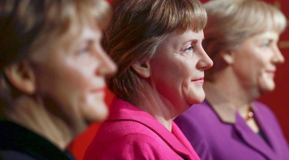 "Tiga kembaran" Angela Merkel diperkenalkan di Berlin