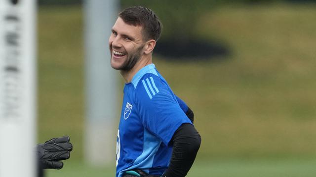 Foto: Mengintip Sesi Latihan Maarten Paes Bersama Skuad MLS All-Stars