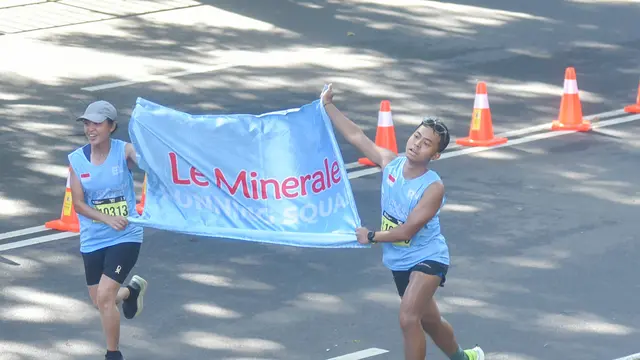 Puluhan Pelari Pemula Sukses Taklukkan Virgin Full Marathon Berkat Program Le Minerale Running Squad 