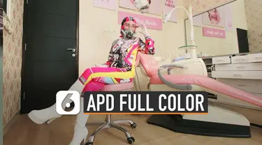 Beredar foto-foto dokter gunakan alat pelindung diri (APD) berbeda dari yang lain. Karena APD yang digunakan bukan berwarna putih saja melainkan berwarna-warni.