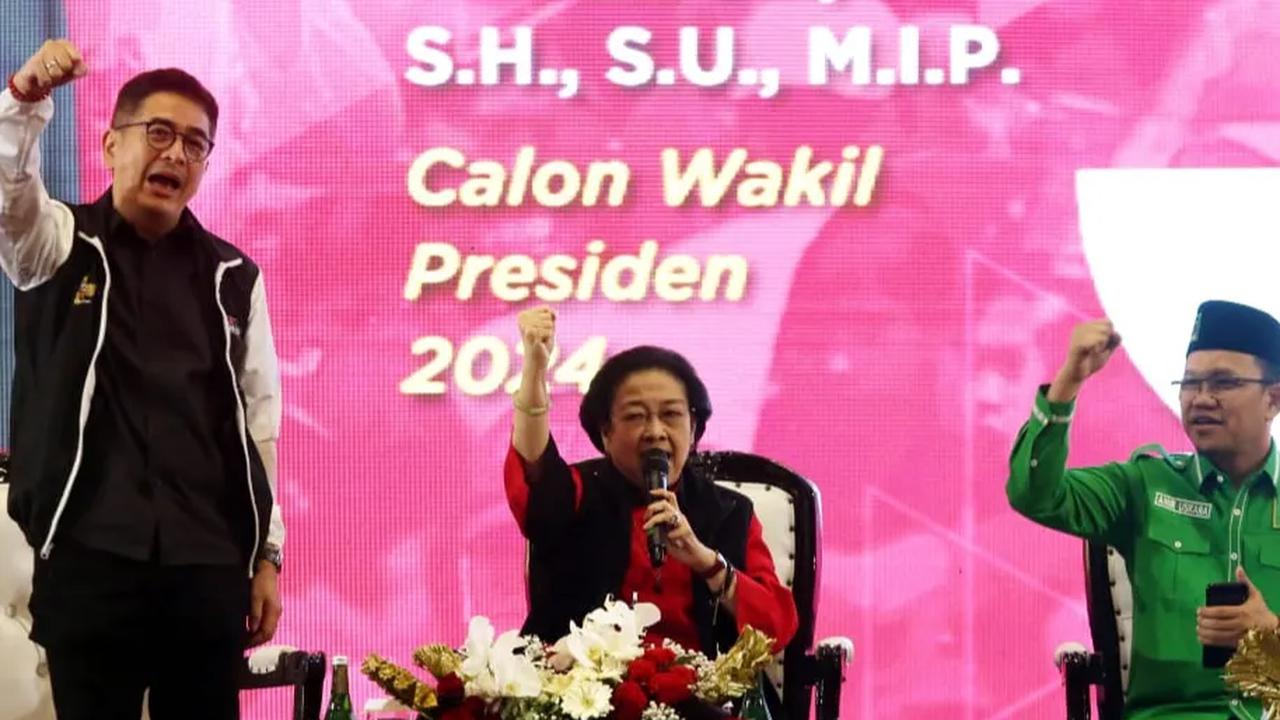 Tak hanya itu, dia pun berbagi pengalamannya yang berkali-kali diinterogasi oleh aparat kepolisian dan kejaksaan semasa pemerintahan Presiden kedua RI, Soeharto.