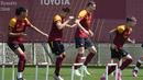 <p>Jadwal laga puncak Sevilla vs AS Roma tersebut akan digelar di stadion mewah Puskas Arena Budapest, Hungaria, Rabu depan, 31 Mei 2023. (AP Photo/Andrew Medichini)</p>